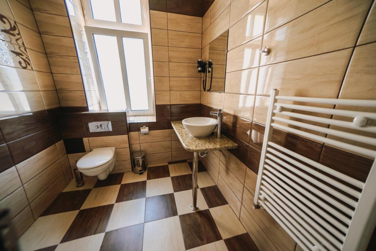 Хотел Театъръ Hotel Pleven Exterior foto