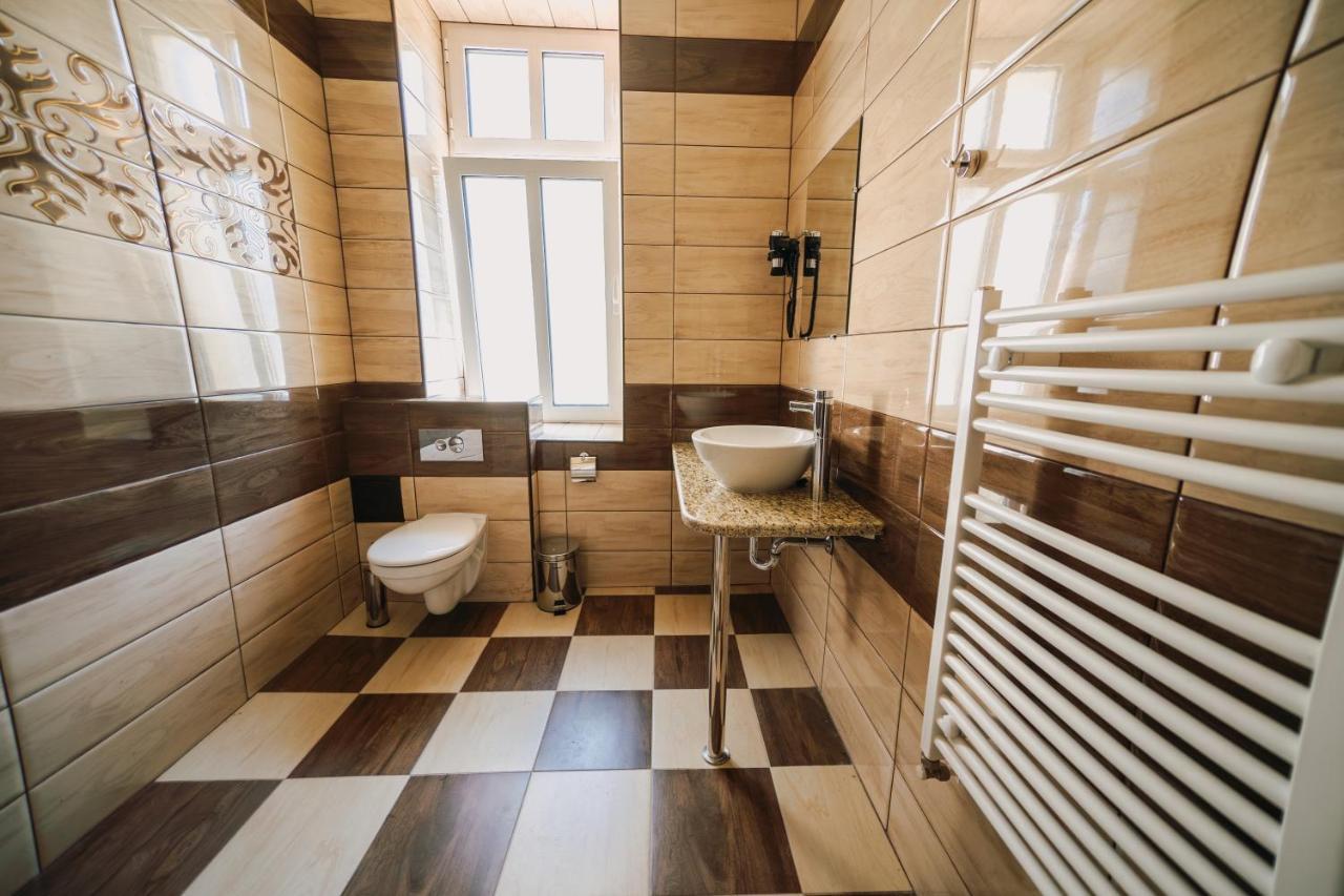 Хотел Театъръ Hotel Pleven Exterior foto