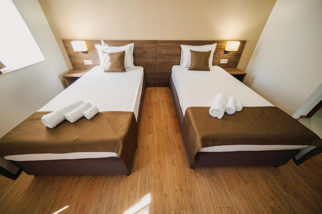 Хотел Театъръ Hotel Pleven Exterior foto