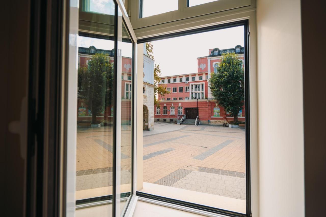 Хотел Театъръ Hotel Pleven Exterior foto