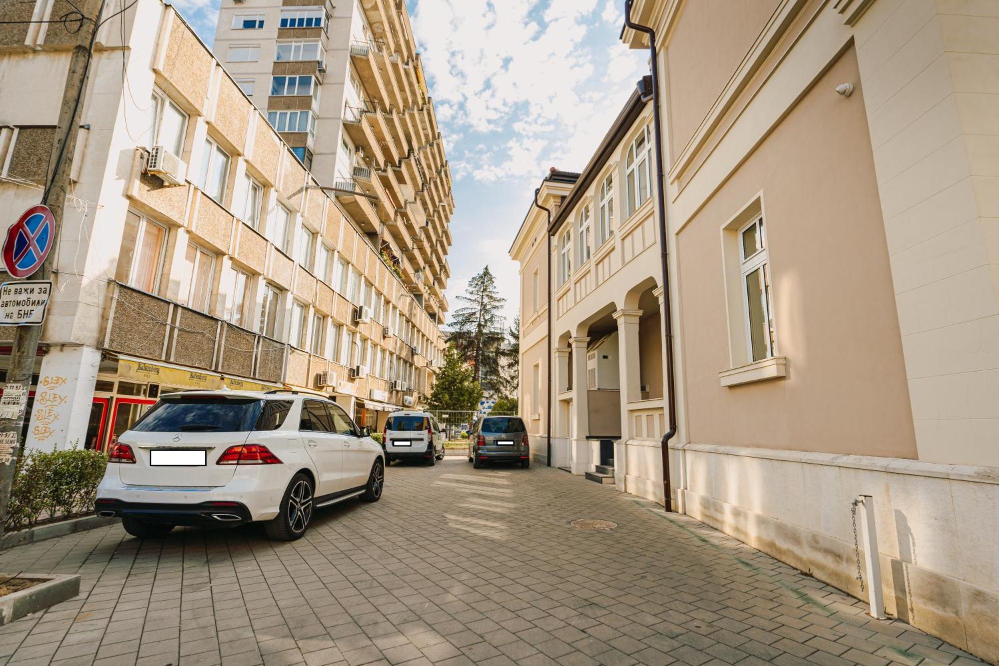 Хотел Театъръ Hotel Pleven Exterior foto