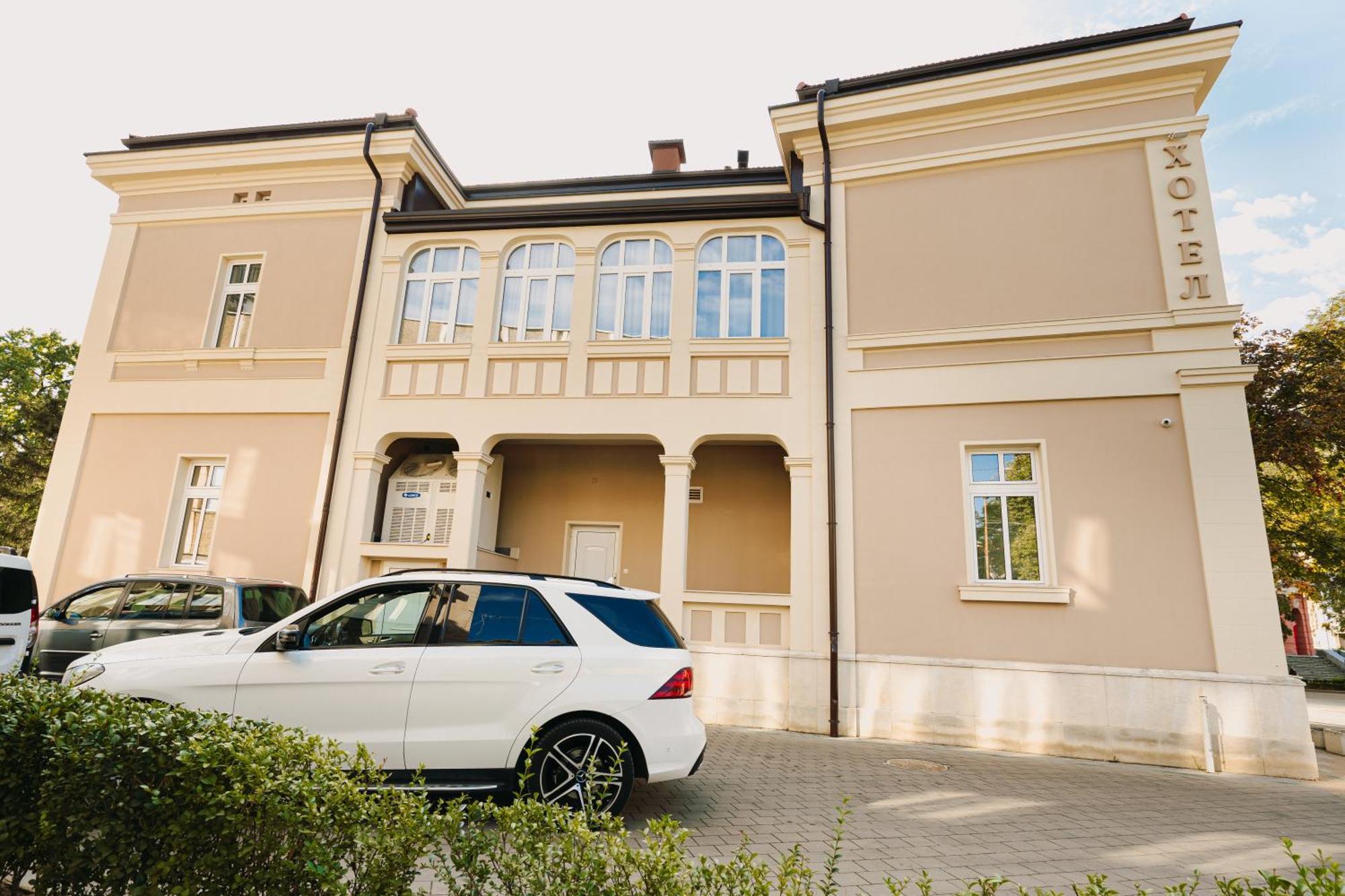 Хотел Театъръ Hotel Pleven Exterior foto